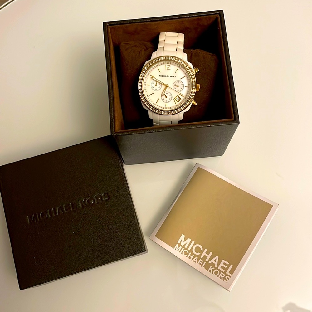 Michael Kors White Acrylic Woman’s Chronograph WatchMK5187.